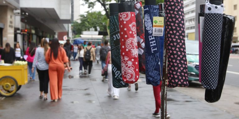 Frente fria chega a São Paulo a partir de segunda com chuvas e ventos