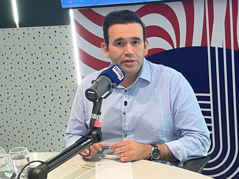 Jhony Bezerra crê em reconciliação entre Cícero e João, mas reafirma alinhamento com Lucas