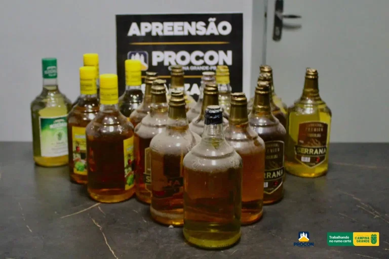 Procon de Campina Grande apreende bebidas alcoólicas com sinais de falsificação