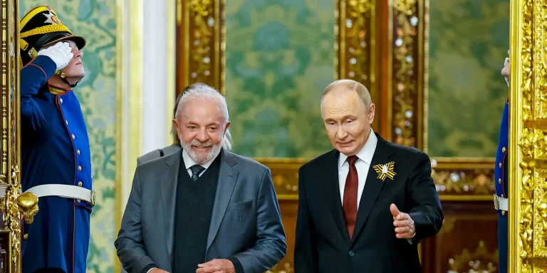 Lula conversa com Putin sobre comércio e geopolítica Lula conversa com Putin sobre Venezuela pós ataques dos EUA