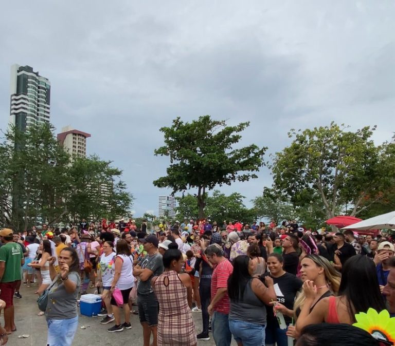 Carnaval em Campina: blocos do Auri, Peru na Mão e MR Folia colorem a cidade de alegria neste domingo (22) 🔴 Portal Zona Leste