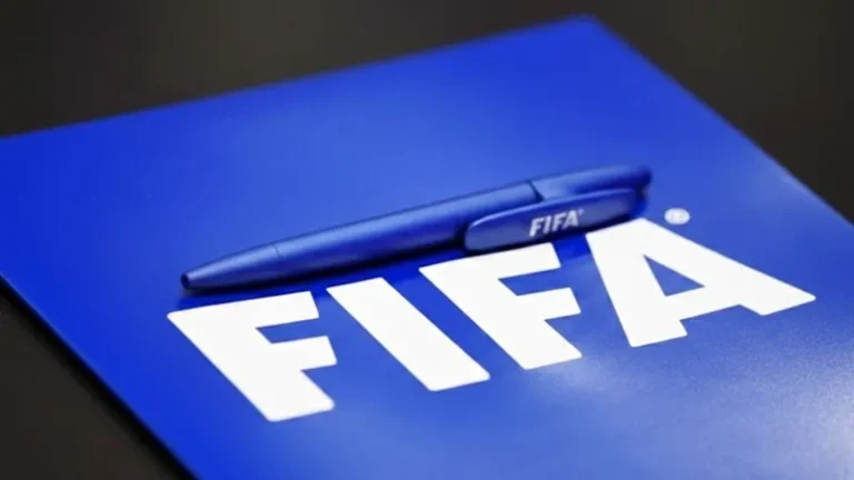 Fifa faz reunião para discutir Copa após ataque dos EUA ao Irã, diz jornal