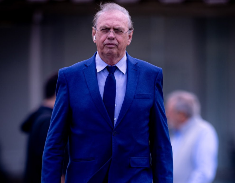 Conselho recebe pedido de impeachment contra presidente do Corinthians