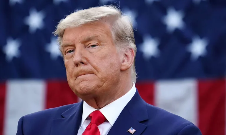 Presidente da Fifa confirma que Trump vai entregar troféu na final da Copa