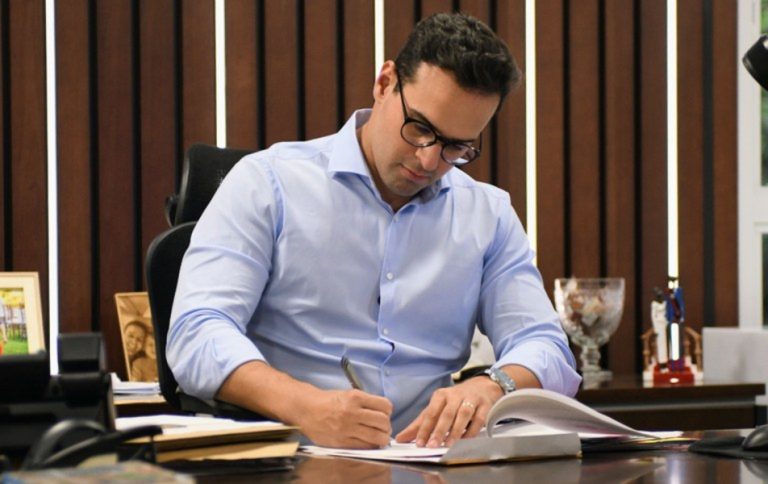 Lucas Ribeiro reclama da insatisfação de vereadores aliados