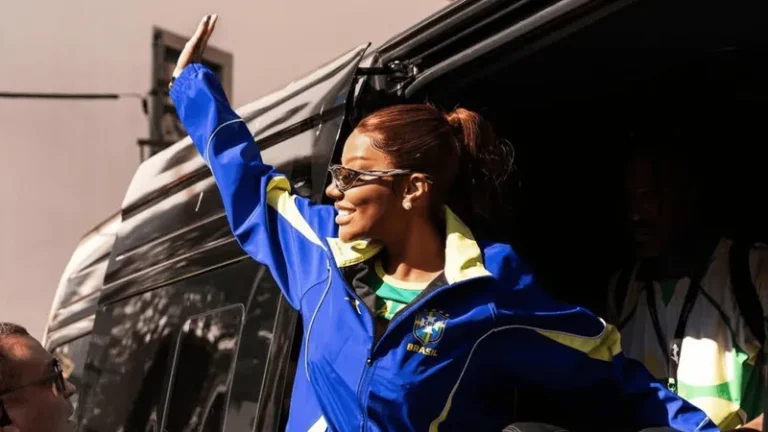 “Se eu não fosse cantora, seria jogadora de futebol”, declara Ludmilla