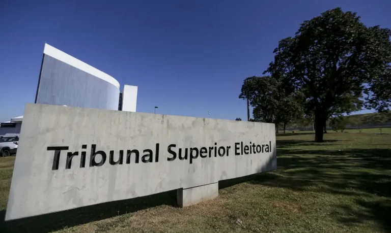 TSE define ministros que vão julgar processos de presidenciáveis, confira