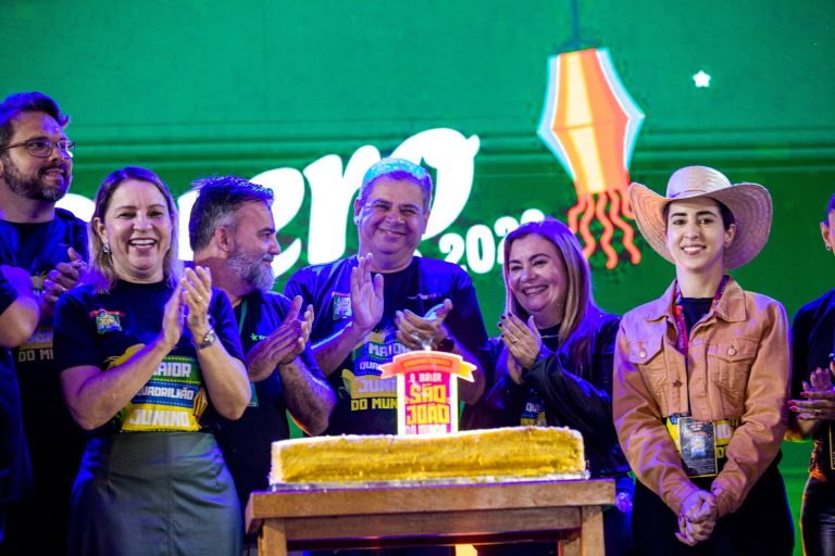 Vice-prefeito prestigia cerimônia que oficializa recordes n’O Maior São João do Mundo