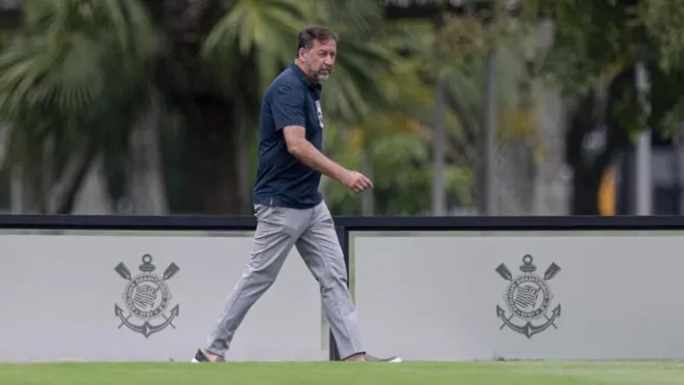 Augusto Melo é expulso do quadro de sócios do Corinthians