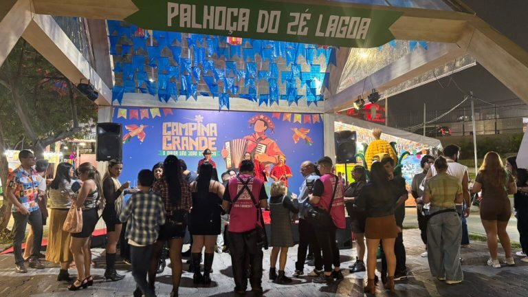 Forró tradicional movimenta Maior São João do Mundo nesta 2ª feira