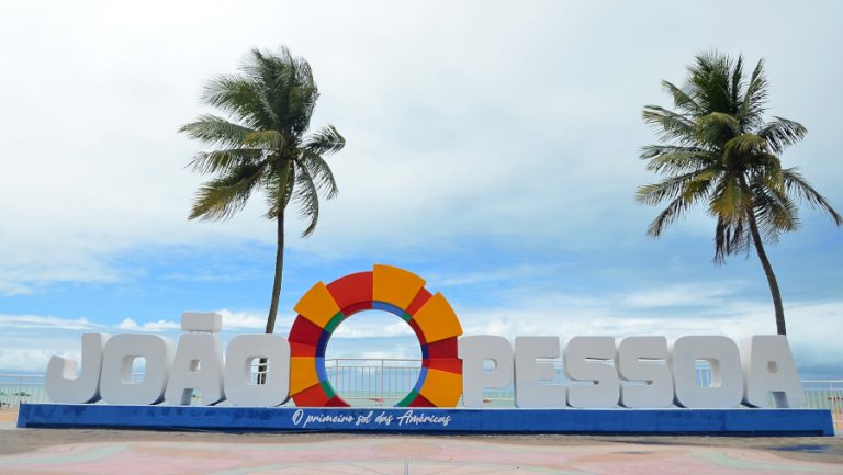 Prefeitura de João Pessoa instala telão no Busto de Tamandaré para transmitir jogos do Brasil