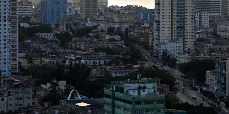 Parte de Havana retoma - Parte de Havana retoma - Parte de Havana retoma energia elétrica após novo grande apagão
