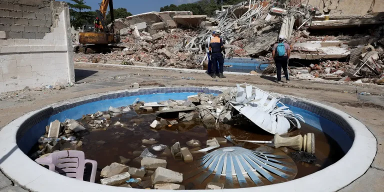 Venezuela atualiza balanço de mortos em terremotos para quase 5 mil vítimas dos terremotos - Atendimento às vítimas dos terremotos na Venezuela