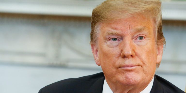Trump anuncia novo bloqueio e taxa de 20% no Estreito de Ormuz Trump anuncia novo bloqueio - Trump anuncia novo bloqueio - Trump anuncia novo bloqueio e taxa de 20% no Estreito de Ormuz