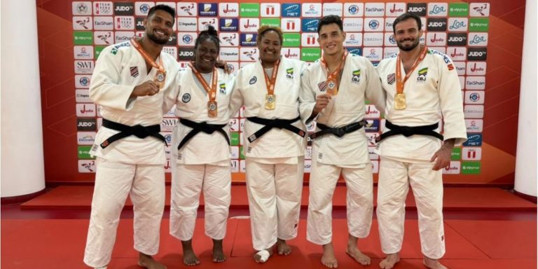 Brasil conquista o título geral do Grand Prix de judô no Peru com 11 medalhas Grand Prix de judô - Judocas brasileiros comemoram vitórias e conquistas no Grand Prix de judô em Lima