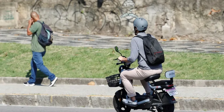 São Paulo inicia novas regras de trânsito para bicicletas elétricas e patinetes regras para bicicletas elétricas - Trânsito em São Paulo sob as novas regras para bicicletas elétricas e patinetes