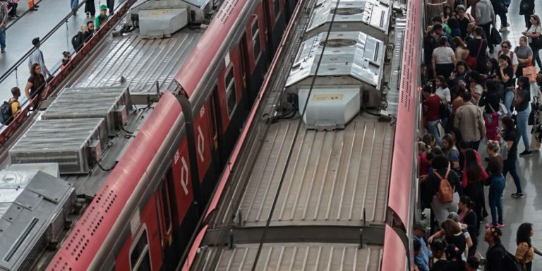 Trabalhadores das linhas 11, 12 e 13 da CPTM entram em greve