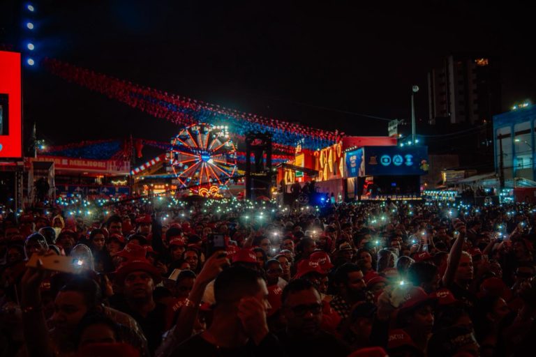 São João de Campina Grande movimenta R$ 803 milhões em 2026 São João de Campina Grande - Público presente no Parque do Povo durante o São João de Campina Grande