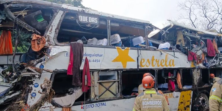 Petrópolis ônibus não podia - Petrópolis ônibus não podia - Petrópolis: ônibus não podia fazer transporte interestadual, diz.