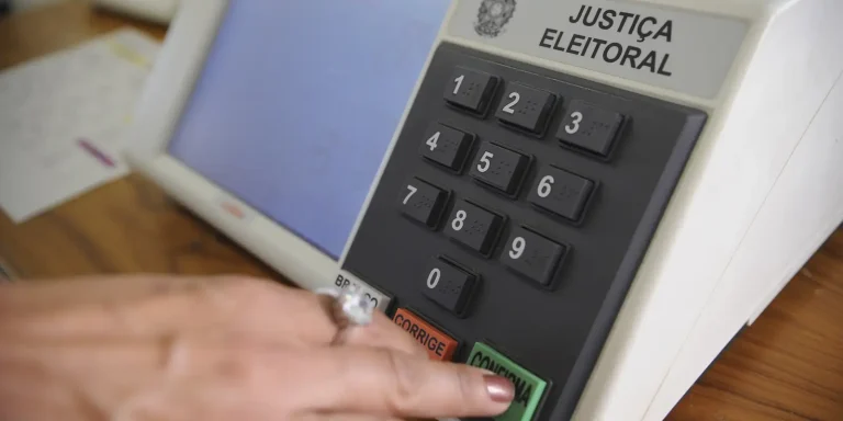 TRE-PB prevê voto para presidente em 12 segundos e apuração até as 19h neste domingo TSE disponibiliza glossário com - TSE disponibiliza glossário com - TSE disponibiliza glossário com mais de 300 expressões.