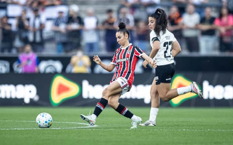 São Paulo vence Corinthians de virada e abre vantagem na final do Brasileirão Feminino
