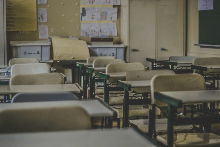 STF fixa 2027 como marco para piso de professores temporários onde regra ainda não é aplicada Sala de aula, imagem ilustrativa para reportagem sobre piso salarial de professores temporários