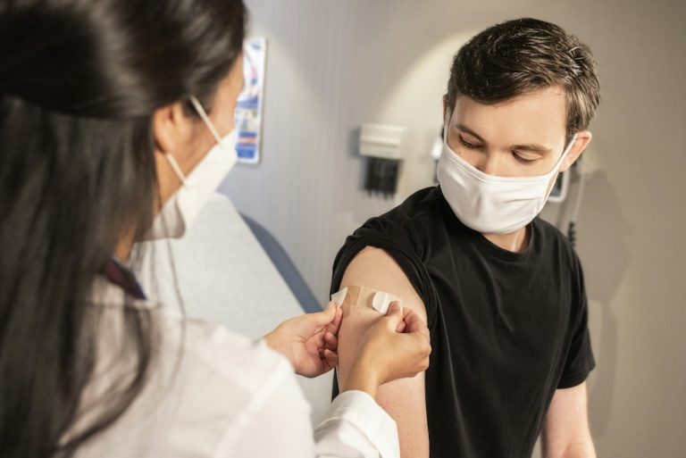 Campina Grande realiza Dia D de Multivacinação com foco na prevenção do sarampo e das meningites Vacinação representa ações de prevenção contra o sarampo no Brasil