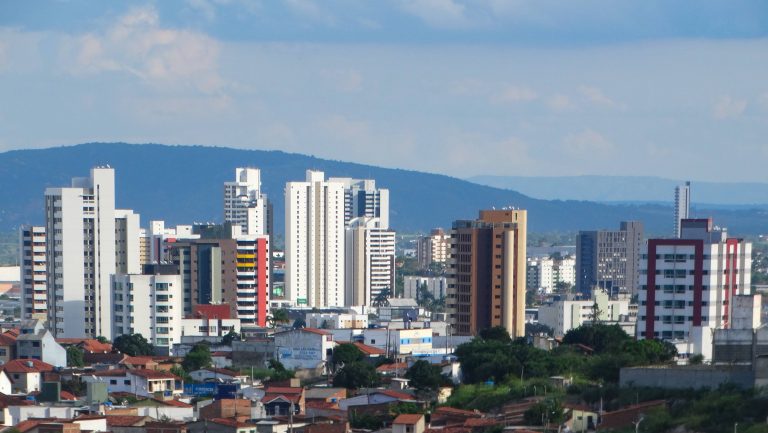 Vista de prédios residenciais em Campina Grande, Paraíba